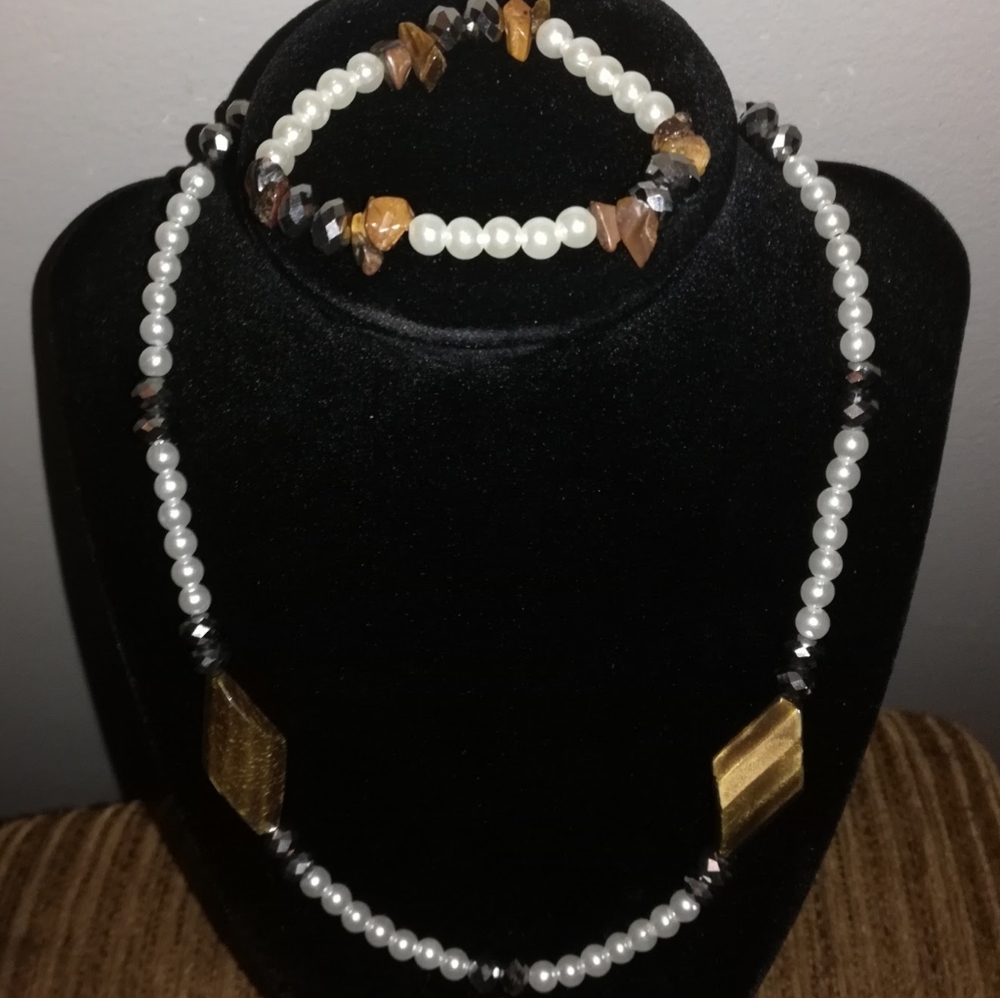 Necklace & Bracelet